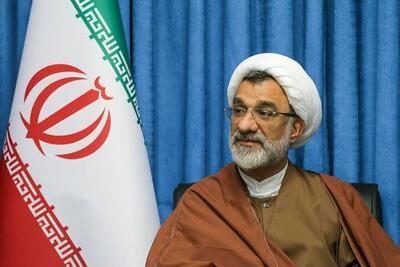 شاید ۶۰ رشته دانشگاهی را باید تعطیل کنیم