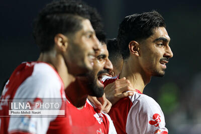 گزارش تصویری دیدار تیمهای فوتبال پرسپولیس و ذوب آهن