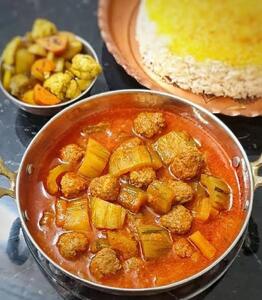 خورش خیار چنبر با گوشت قلقلی؛ طعمی که غافلگیرتان می کند