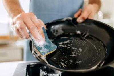 رفع چربی سوخته از تفلون