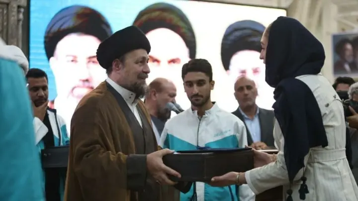 از دو چهره شبکه ایرانیاران جوان تقدیر شد