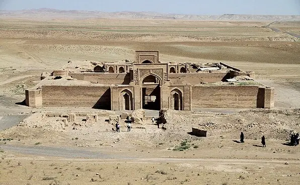خراسان تاریخی؛ منظومهای از راهها، شهرها و کاروانسراها