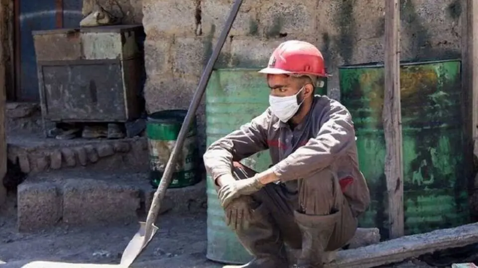  کارگر تاوان قطعی برق را می‌دهد؟/ یک فعال کارگری: کارگر بی‌حق نیست، فقط می‌ترسد!