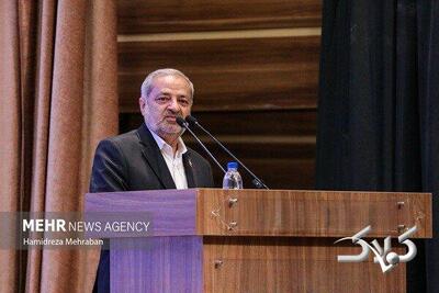دانش معلمان پشتوانه بازنویسی ۹۵۰ عنوان کتاب درسی است - مجله اینترنتی کولاک