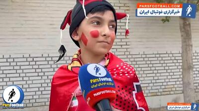  فیلم ؛ هوادار پرسپولیس: امروز پرسپولیس سه بر صفر بازی مقابل ذوب‌آهن را می‌برد