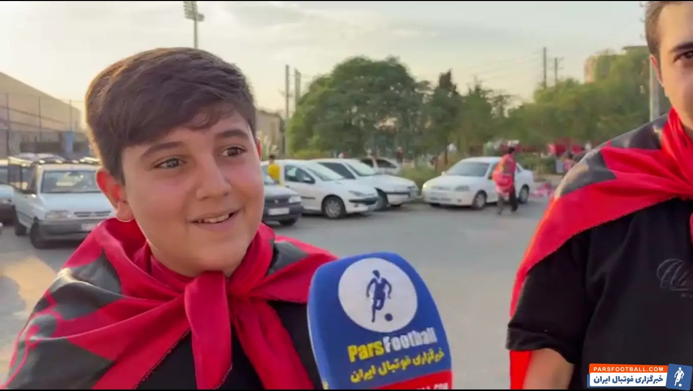  هوادار پرسپولیس : خداداد عزیزی بهتر است اول دنبال کد ملی خودش بگردد