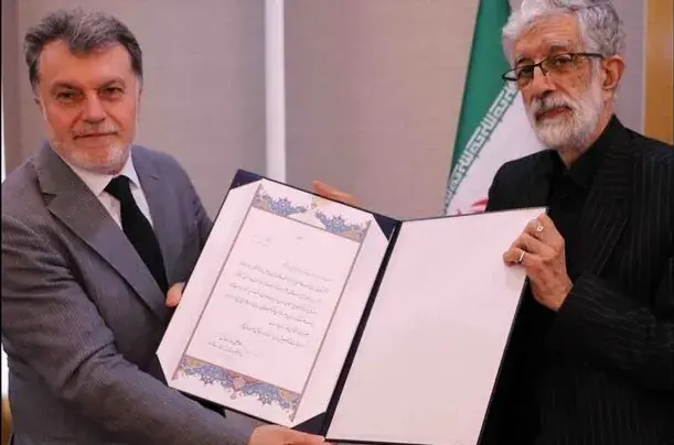 عضویتِ افتخاری سفیر ترکیه در فرهنگستان زبان