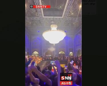  همخوانی قطعه «باید برخاست» در جوار مزار نورانی رهبر شهید+فیلم