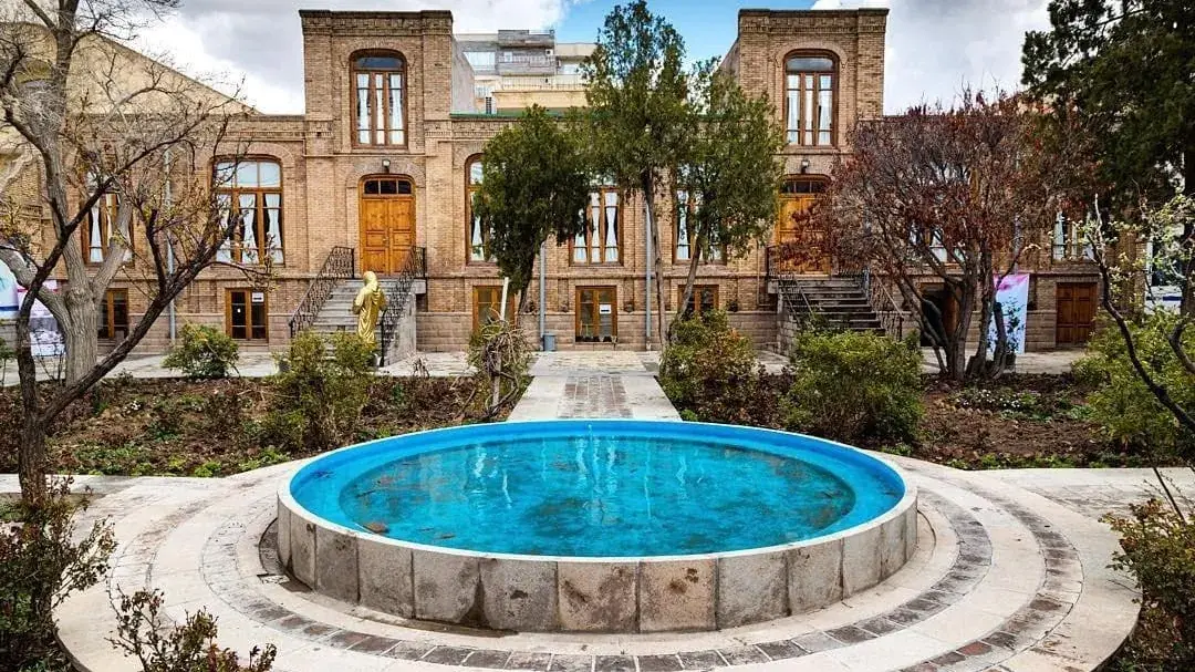  خانه‌هایی که صاحبخانه‌هایشان را فراموش نکرده‌اند/ روایتی از زندگی در پشت دیوار خانه‌های مشاهیر ادبی ایران