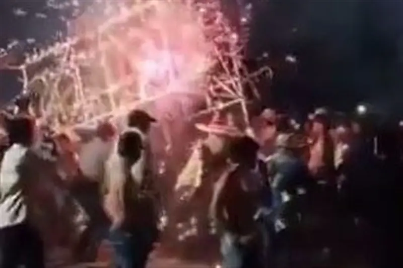 ببینید|حداقل 10 کشته و 64 زخمی براثر انفجار مواد آتش بازی در مکزیک - تسنیم
