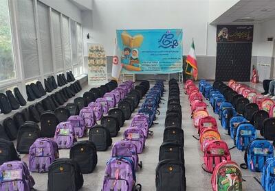 توزیع 7500 بسته لوازمالتحریر بین دانشآموزان مددجوی سمنانی - تسنیم