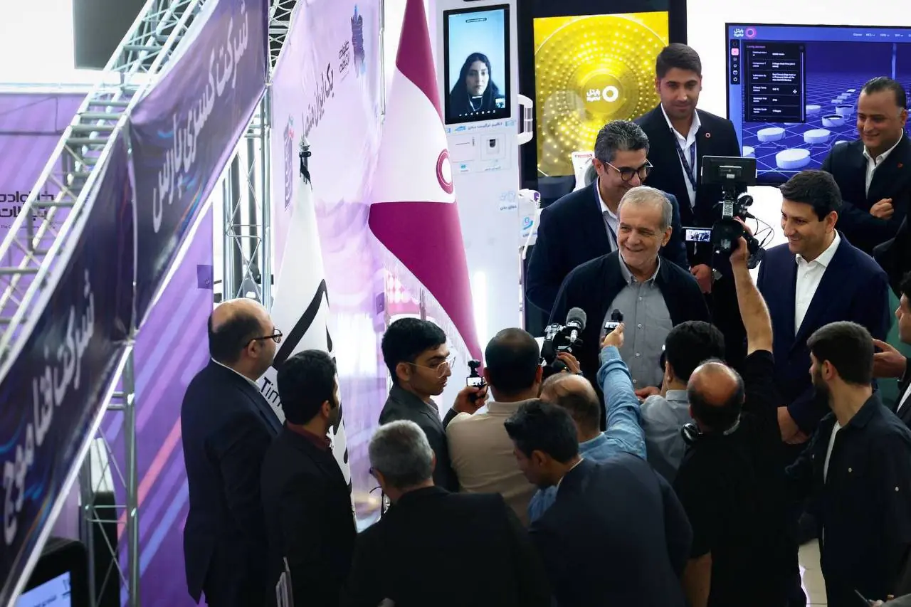 رایتل در «یک ایران متصل»؛ بهرهبرداری از ۴۱ سایت جدید LTE و 3G در ۱۶ استان