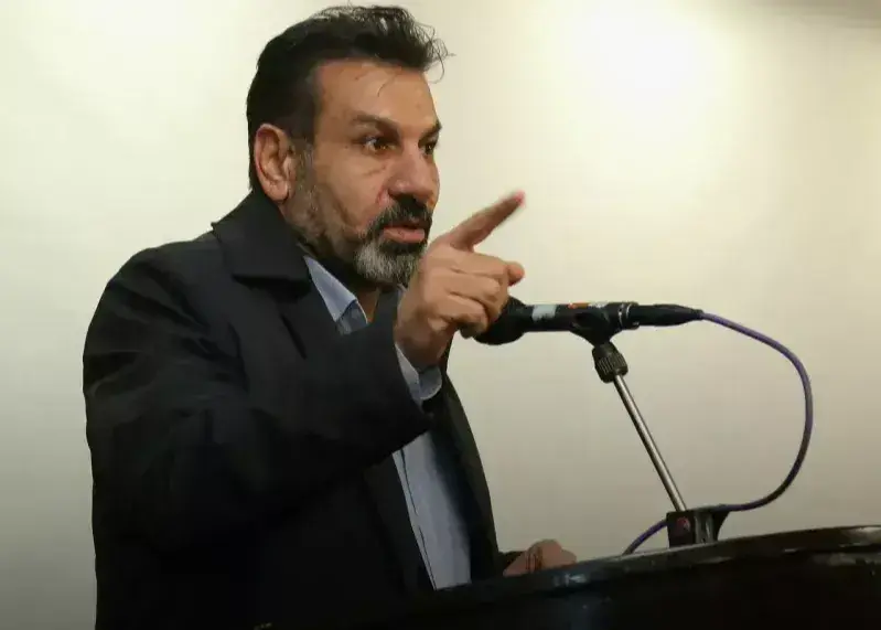 در مورد صالح، سهراب صاحب اختیار است