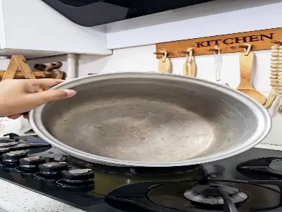  قابلمه روحی سیاه شده رو چطور سفید کنیم؟! | آخرین خبر