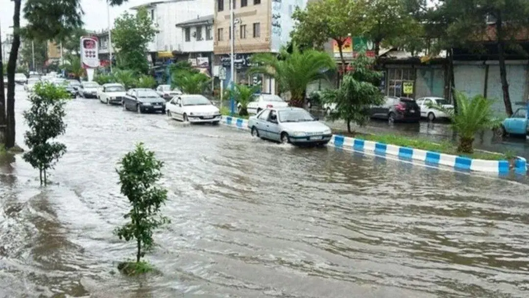 بارش سیلآسا در مازندران؛ خیابانها زیر آب رفتند