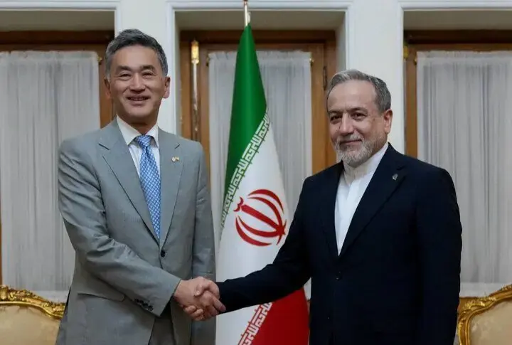 دیدار خداحافظی سفیر ژاپن در ایران با عراقچی