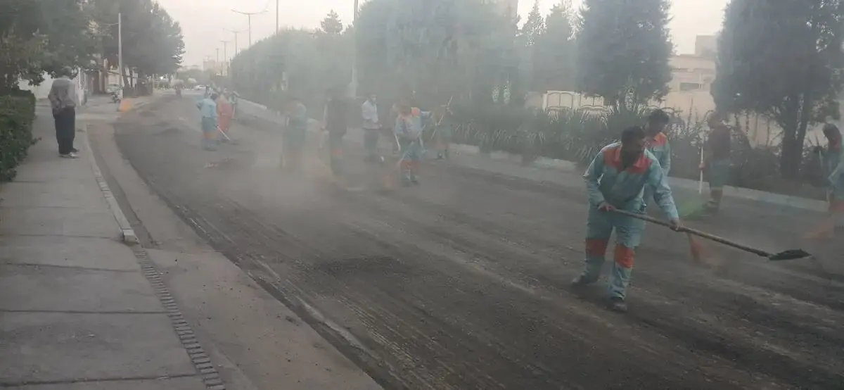  مجبورمان می‌کنند از ۴ تا ۷ صبح در پروژه آسفالت کار کنیم/ ما رفتگریم یا کارگر عمرانی؟!
