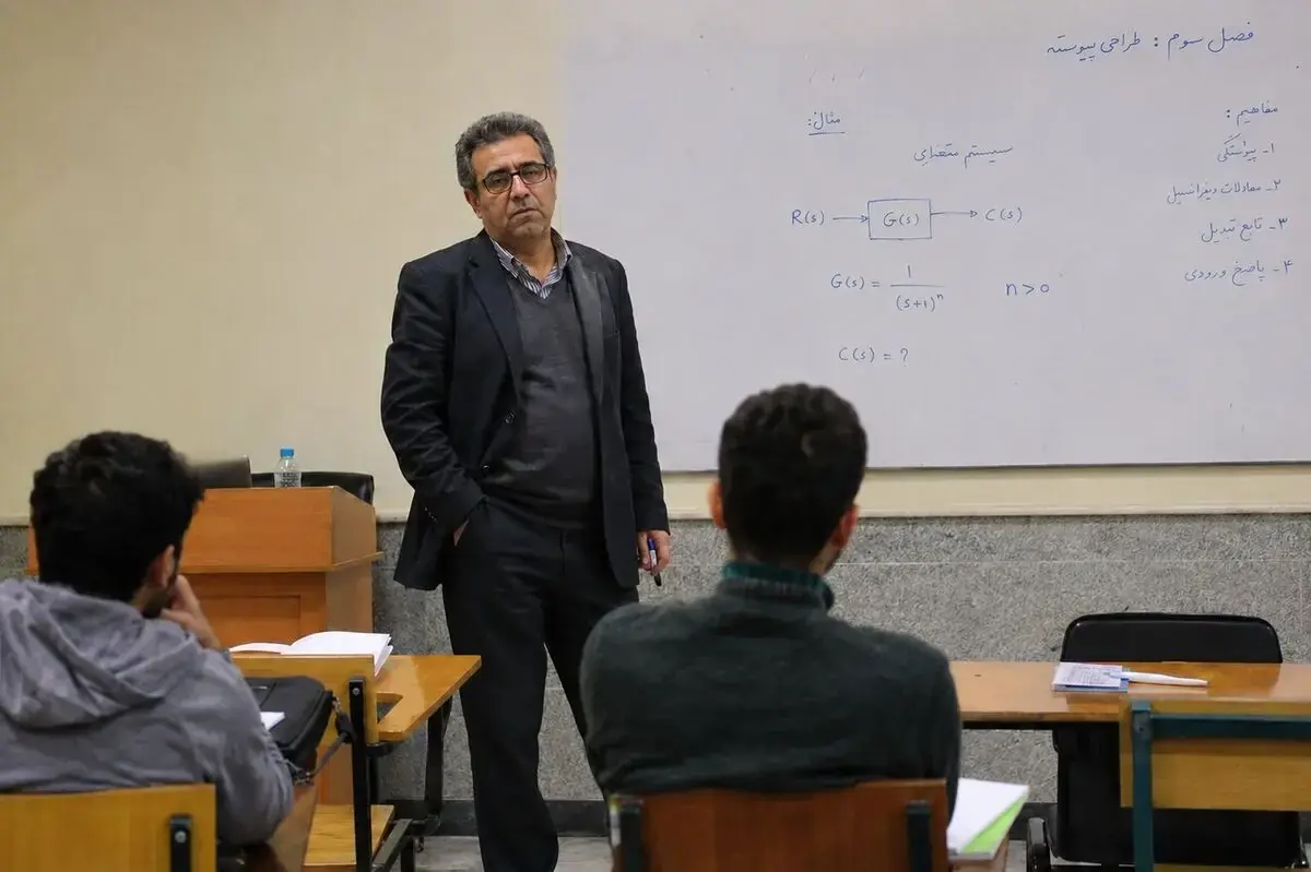 استادان دانشگاه مهرماه سر کلاس نمیروند؟/ فشارهای معیشتی به مهاجرت منجر میشود