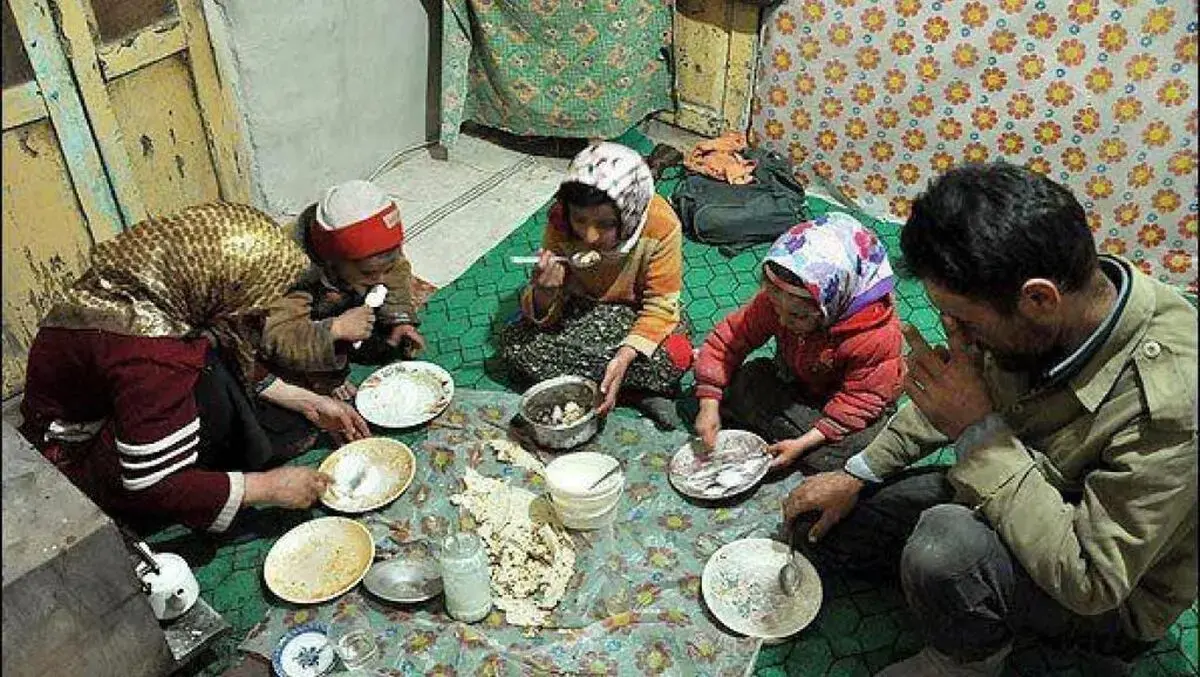 قیمت «یک شانه تخممرغ» بیشتر از دستمزد روزانه کارگر است/ یخچالهای خانههای مزدبگیران خالیست