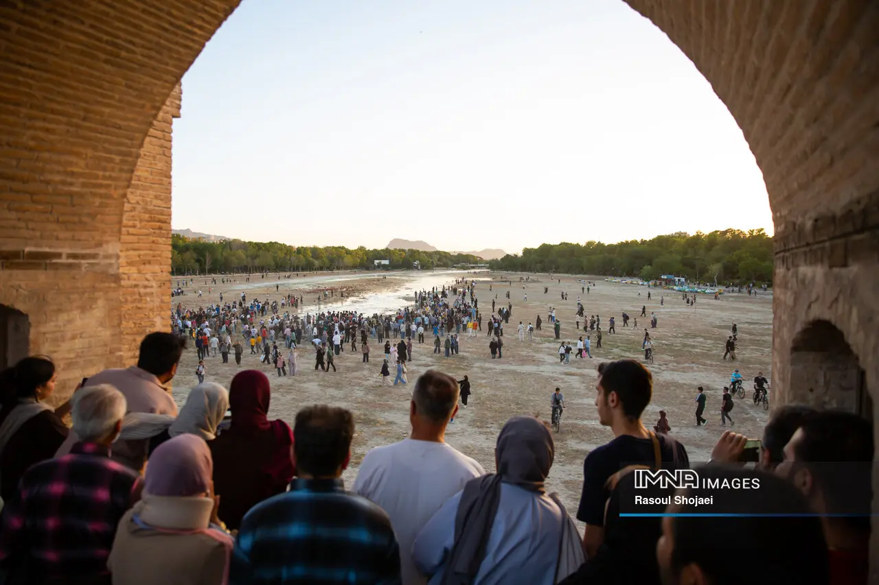 واکنش افشین علا به بستن زایندهرود؛ «نصف جهان که سهل است! خواهم جهان نباشد»