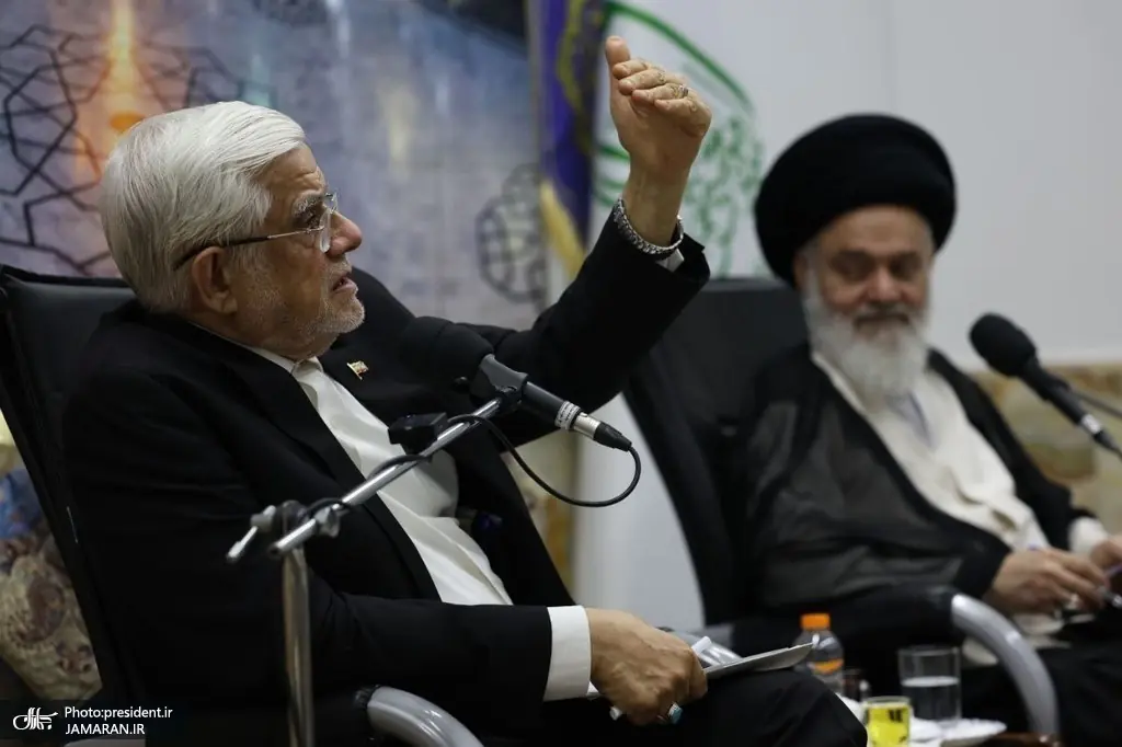عارف: فیلترینگ اشراف امنیتی ما را از بین میبرد؛ در جنگهای اخیر از این مسئله ضربه خوردهایم/ قیمت واقعی بنزینی که ۱۰ هزار تومان عرضه میشود، حدود ۷۰ تا ۸۰ هزار تومان است/ در کنترل گرانیها خیلی موفق نبودهایم/ دشمن سرمایه اجتماعی را هدف قرار داده است