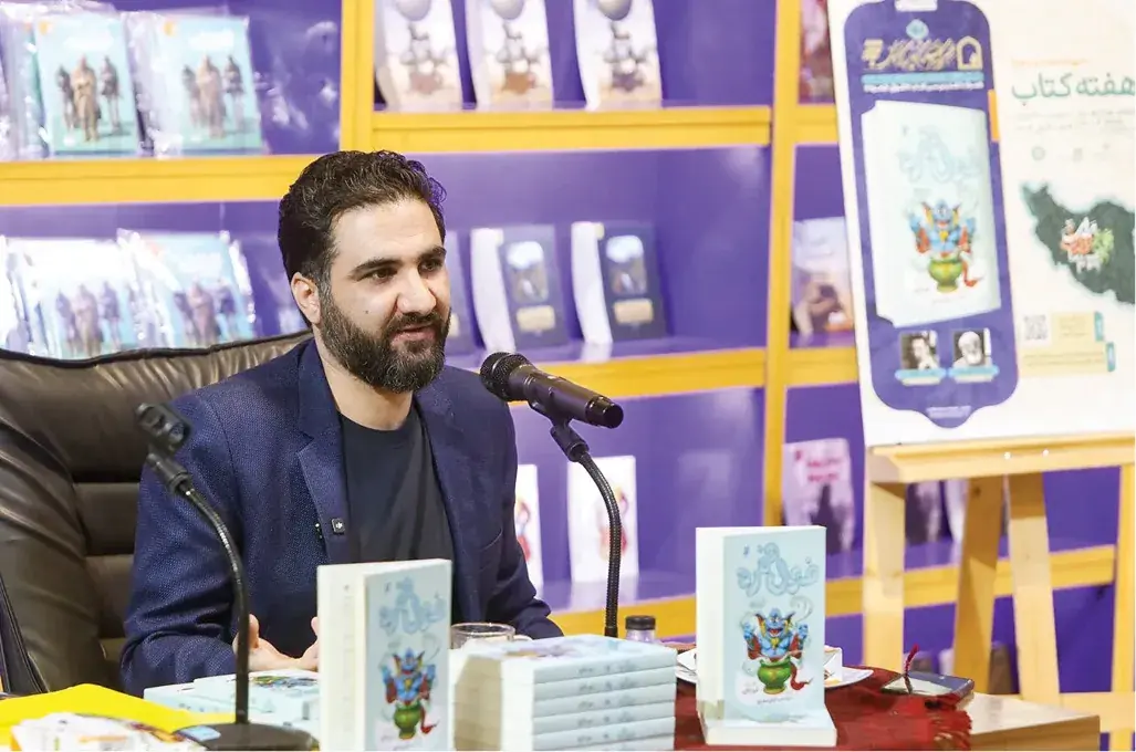 رمان جنگی نوشتم که هیچ گلولهای در آن شلیک نمیشود
