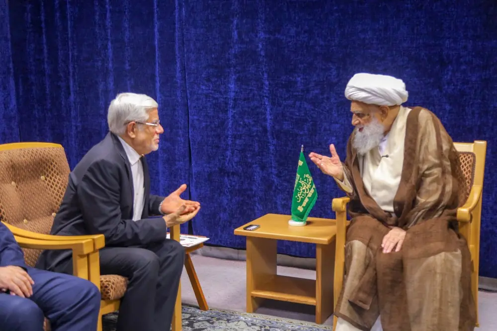 آیت الله کریمی جهرمی در دیدار عارف: مسئولان و روحانیت در برابر مردم متواضع باشند/ افزایش ناگهانی قیمتها مردم را مضطرب میکند/ اوضاع اقتصادی مردم نا بسامان است/ تا دیر نشده برای قاطبه جامعه فکر جدی شود
