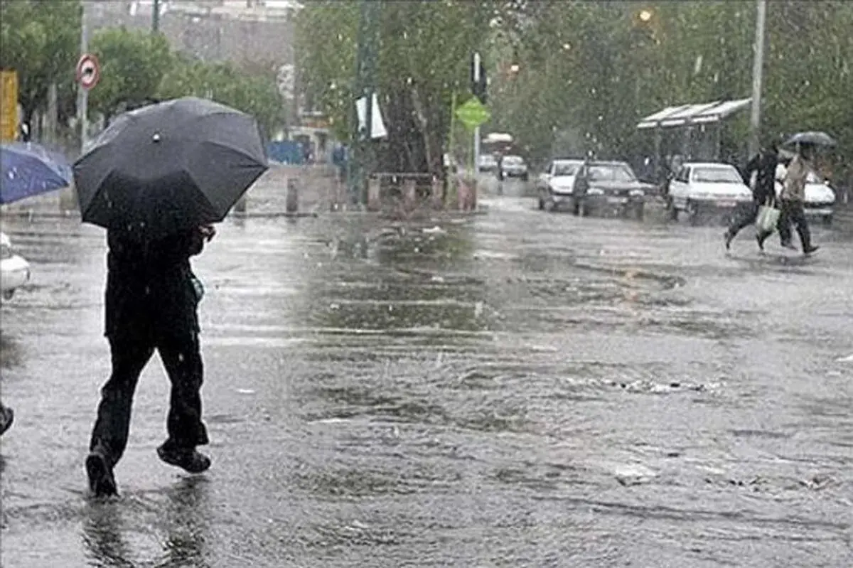 آبگرفتگی معابر غرب گلستان در پی بارشهای تابستانی + فیلم