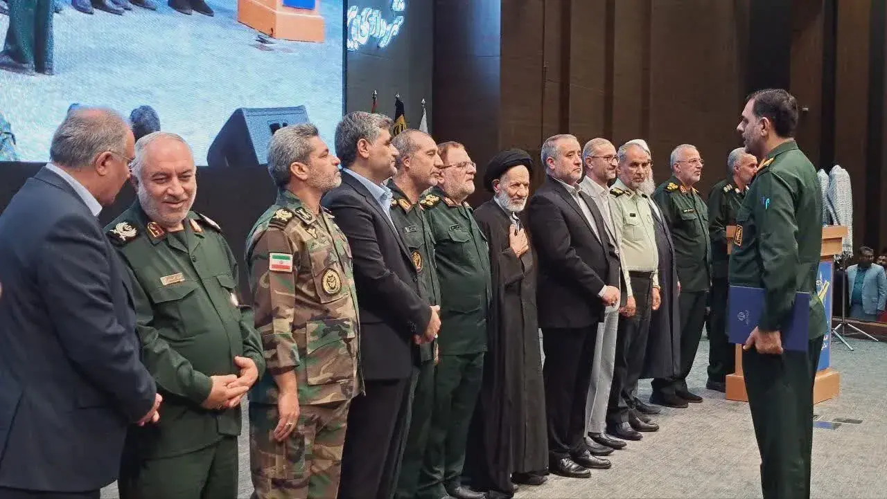 سرلشکر ایزدی: تنگه هرمز با صلابت در کنترل ایران است