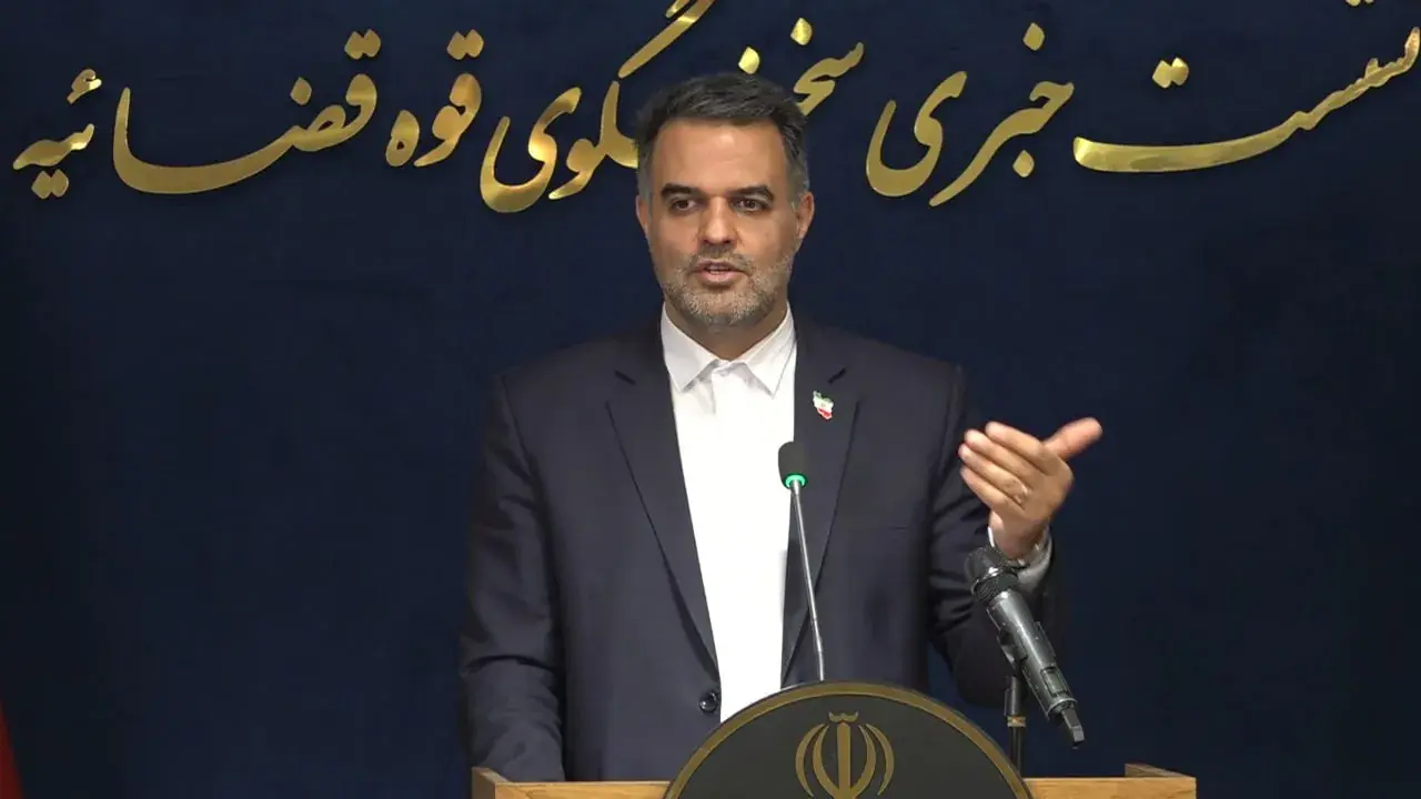 سخنگوی قوه قضائیه: در دستگاه قضایی برای وطنفروشان و خائنین پرونده تشکیل دادهایم/ برخورد قضایی با تراستیها آغاز شده است + فیلم