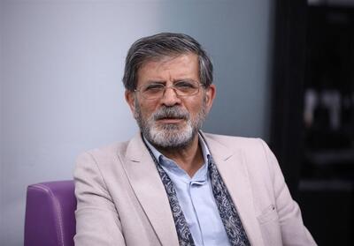  روایت ناصر فیض از «اتاق سیگار» و حاشیه‌های دیدار شاعران با رهبر شهید - تسنیم