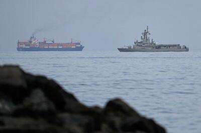 آغاز شکست محاصره دریایی با شلیک به ناوهای آمریکایی - تسنیم