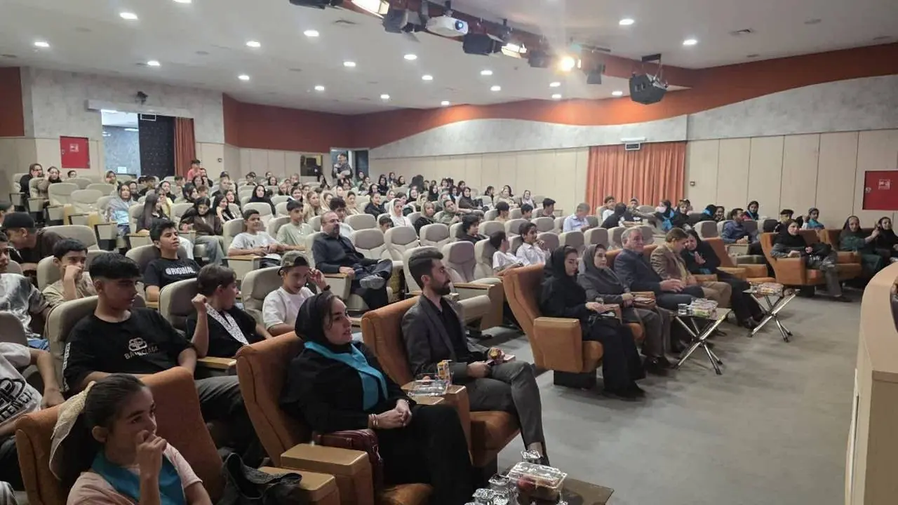 بخشی از آسیبهای اجتماعی نتیجه نحوه استفاده از شبکههای اجتماعی است