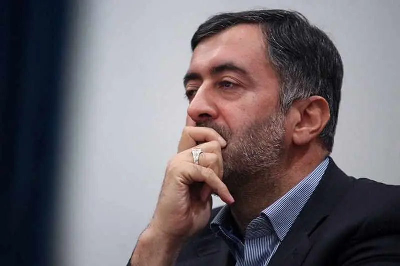 عبدالله گنجی: تریبونهای خاص در شکلگیری دوقطبی نقش دارند