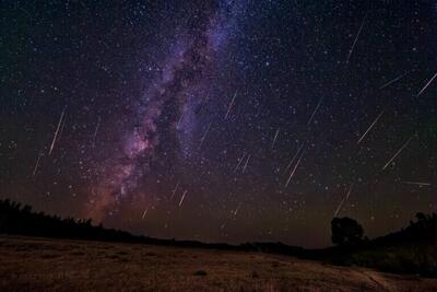 امشب بارش شهابی Ɛ-Perseid ۲۰۲۶ را رصد کنید