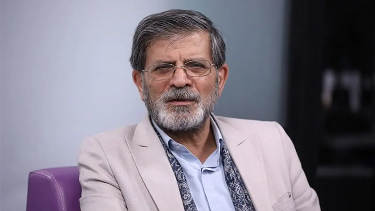 روایت ناصر فیض از «اتاق سیگار» و حاشیههای دیدار شاعران با رهبر شهید