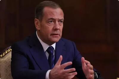 مدودف: میتوانیم کاری کنیم از کییف و تاسیسات ناتو فقط غبار هستهای خاکستری باقی بماند