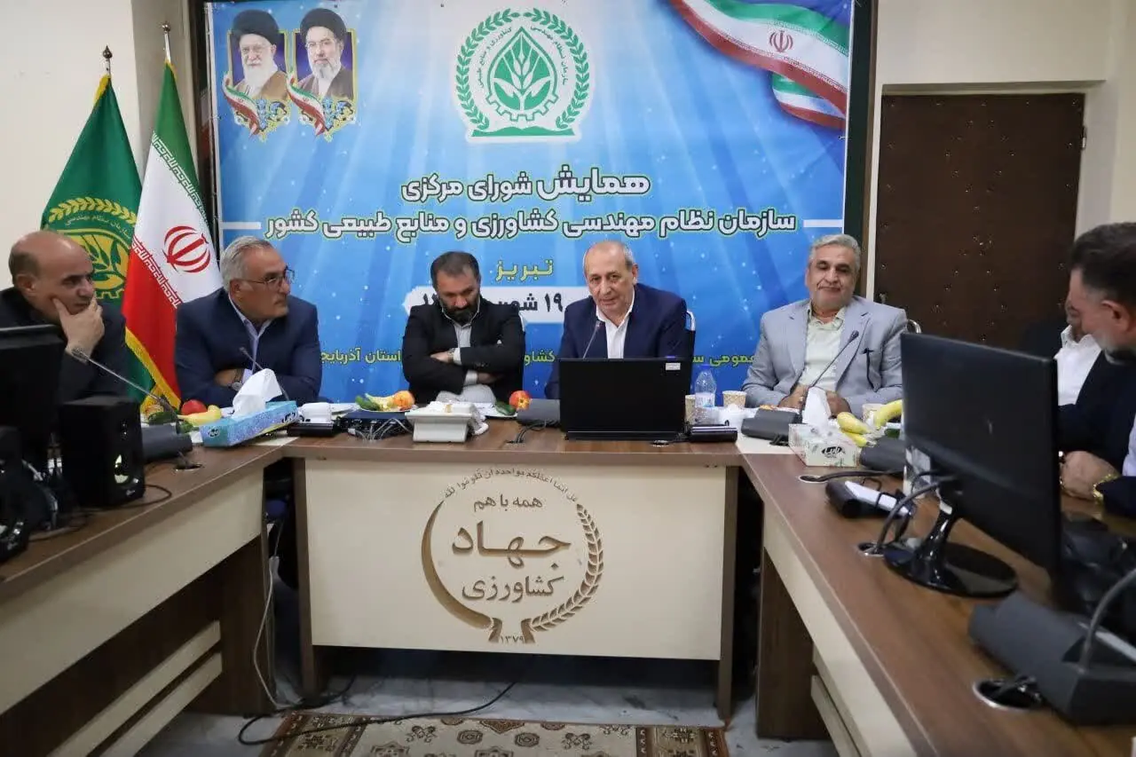 شفیعی: آذربایجان شرقی ۲۰۰ هکتار گلخانه صادراتمحور دارد