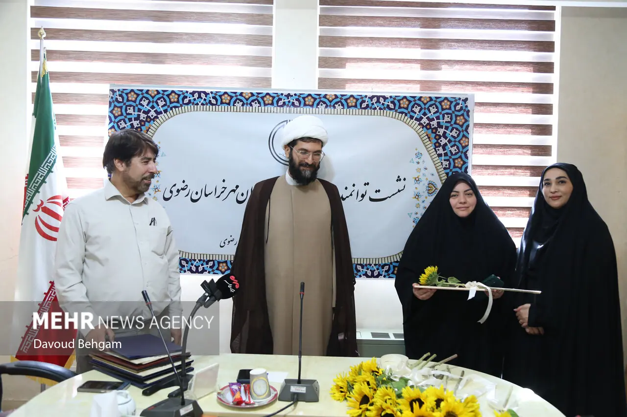 تجلیل از خبرنگاران خبرگزاری مهر در خراسان رضوی