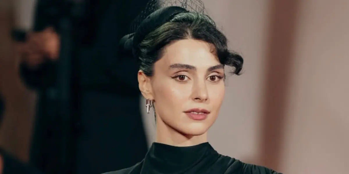 لاله مرزبان با استایلی ساده و شیک در خیابانهای ونیز قدم زد! - چی بپوشم