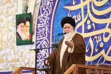 علمالهدی: ترامپ میخواهد تنش نظامی را به فتنه داخلی تبدیل کند/ دشمن تا ۲۰۰ سال، ۲ هزار سال یا حتی ۲۰۰ هزار سال با ما بجنگد، باید از خودمان دفاع کنیم