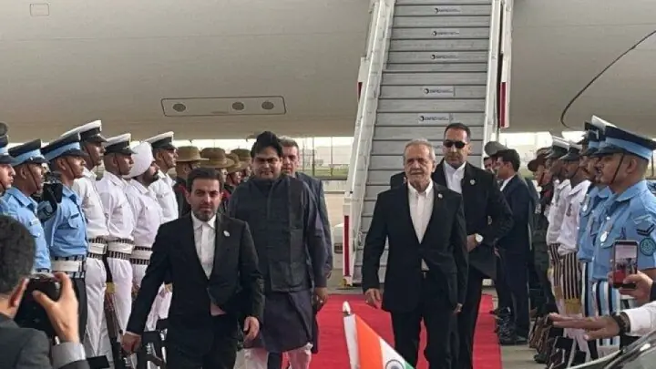  پزشکیان وارد دهلی نو شد