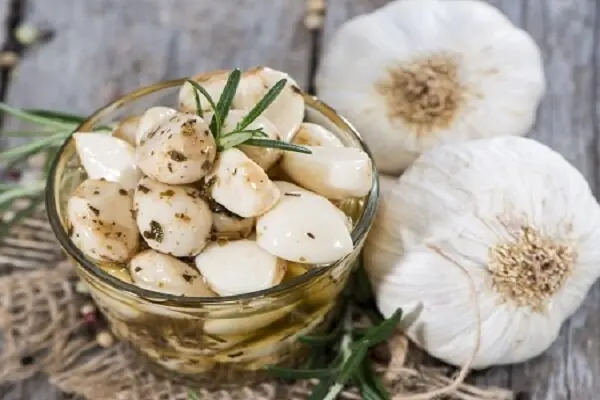 سیر همدان در مسیر بازارهای جهانی؛ چرا طلای سفید کشاورزی استان هنوز خام فروخته میشود؟