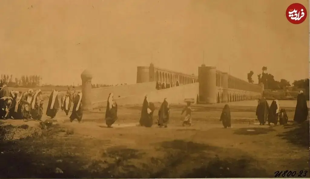 زنان اصفهانی در کنار سیوسه پل در دوران قاجار /عکس
