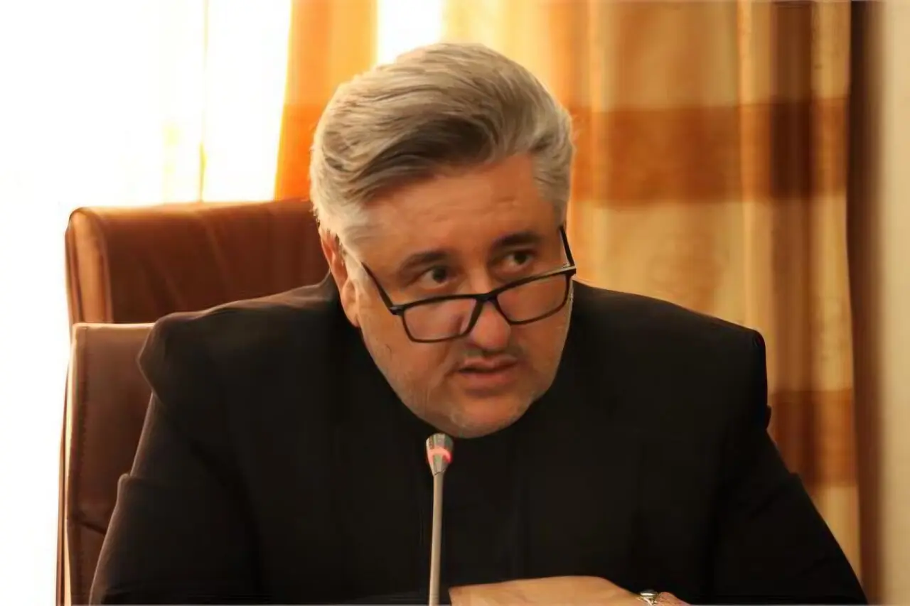 برگزاری برنامههای فرهنگی روز ملی شعر و ادب در تبریز و خشکناب