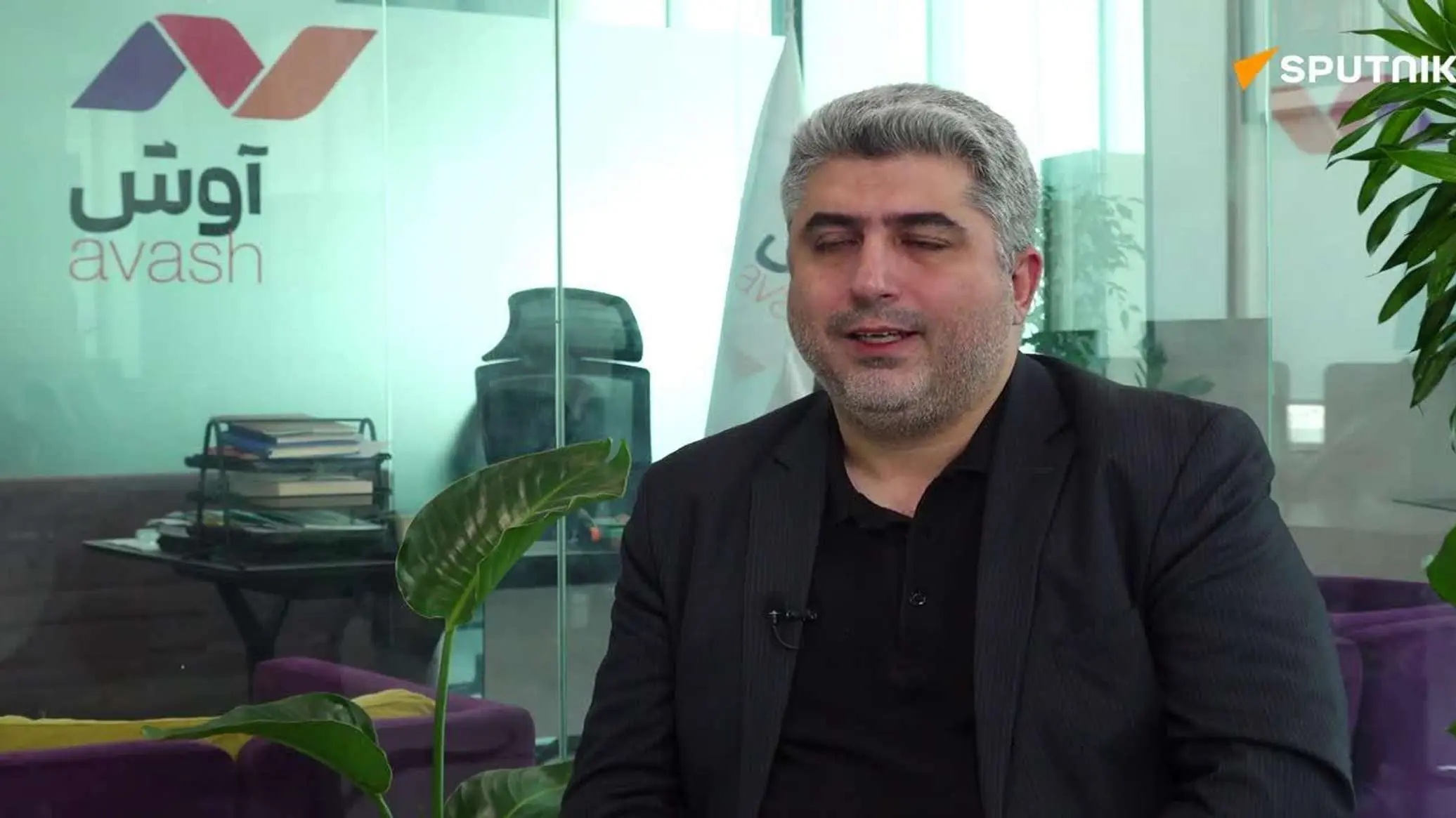 محمدی به اسپوتنیک: «در شرایط محاصره سواحل جنوبی ایران بریکس میتواند در موضوع ایجاد مسیرهای زمینی و دریایی و ظرفیتهای جدید به ایران کمک کند»