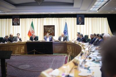تذکر جدی همتی برای رعایت ضوابط مبارزه با پولشویی در بانکها