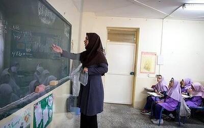 لباس فرم مدرسه هم از جیب معلمها جا ماند!