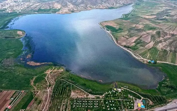 پایش زیستی تالاب تبریز