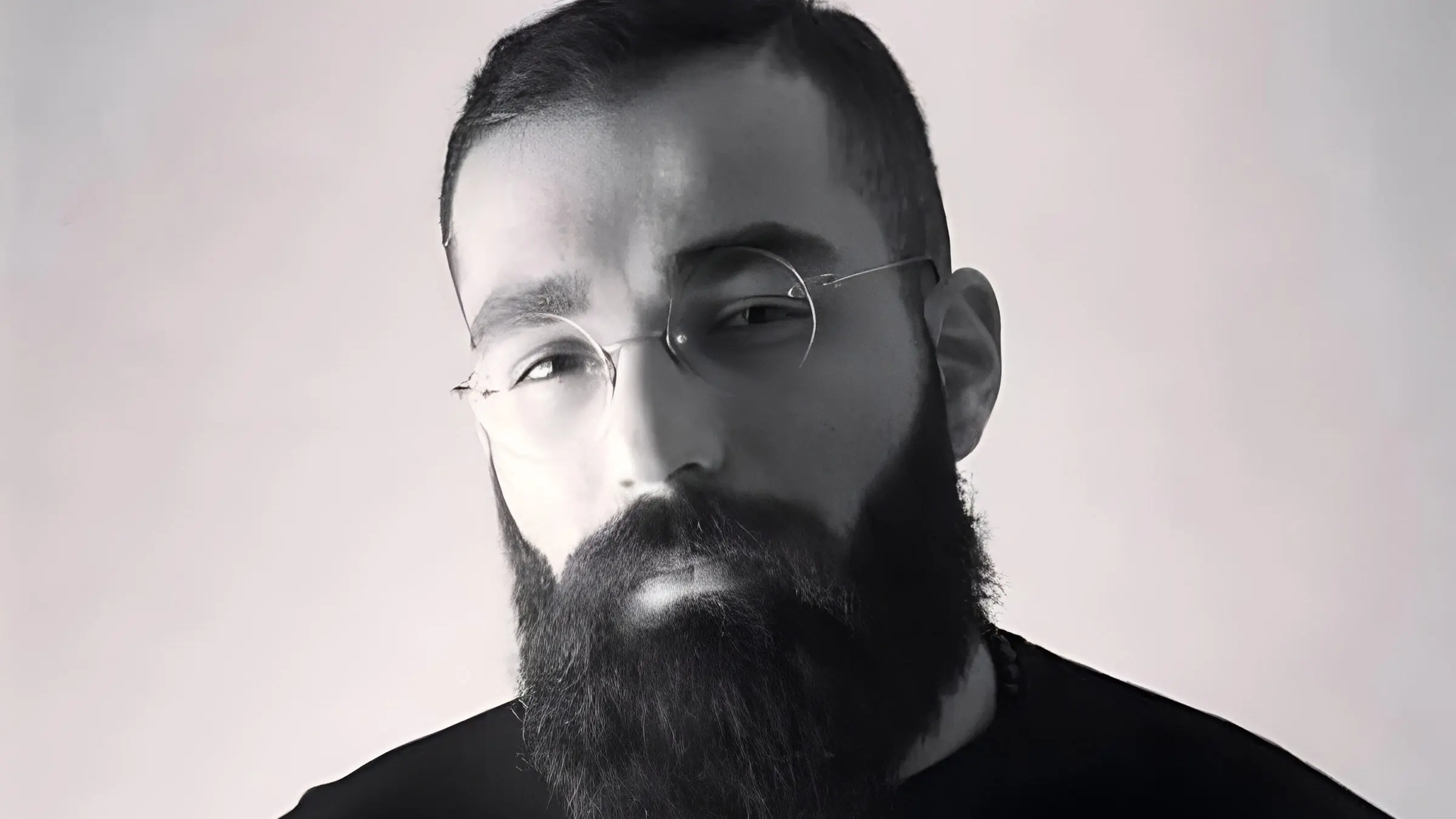 عکس/ رونمایی حمید صفت از مادر و خواهر شیک پوش و جوانش